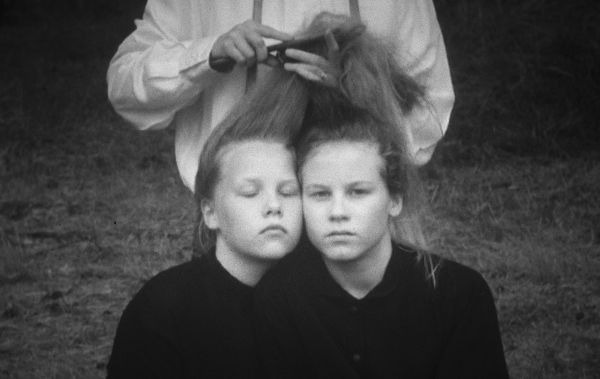 Nelli Palomäki & Juhana Moisander: Shared